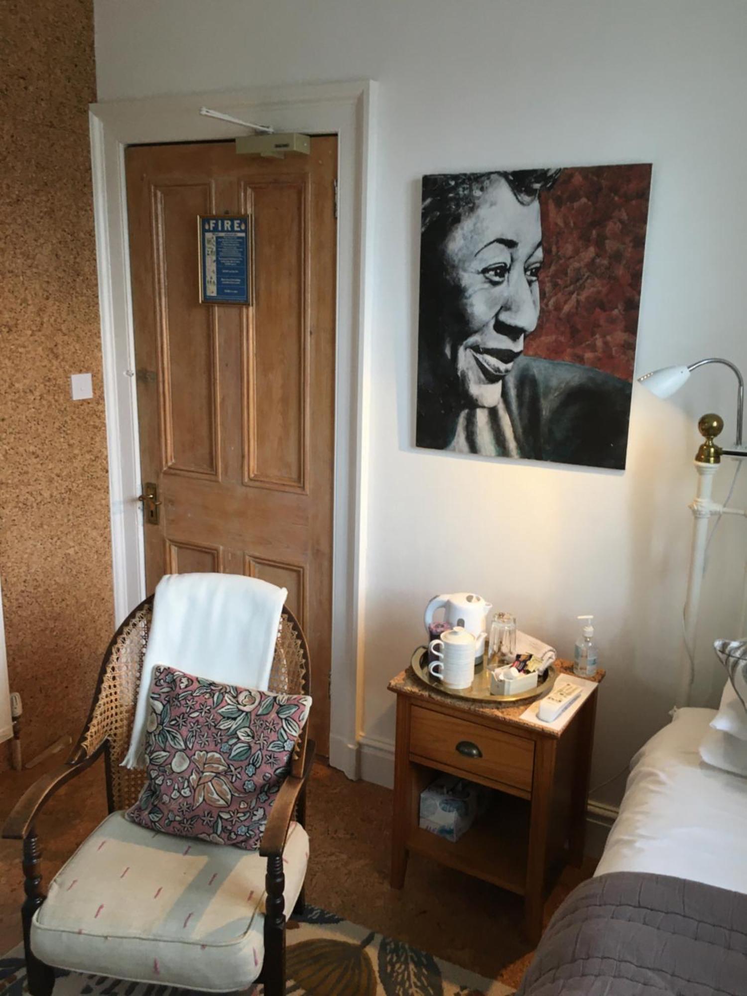 Cornerstones Guest House Sale Exteriör bild