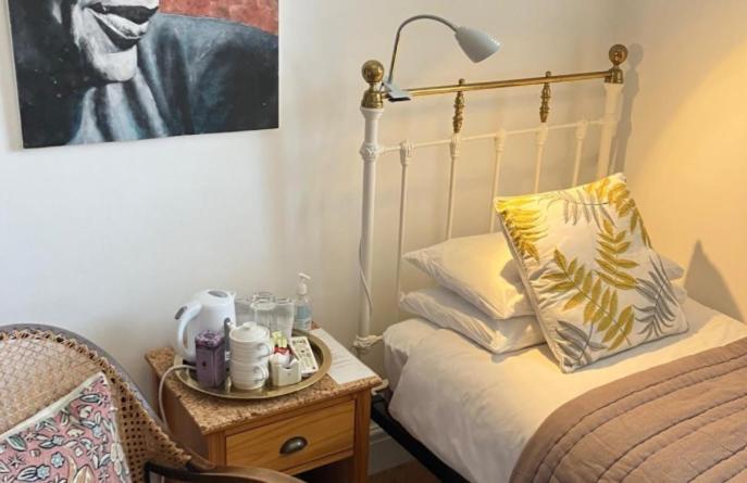 Cornerstones Guest House Sale Exteriör bild